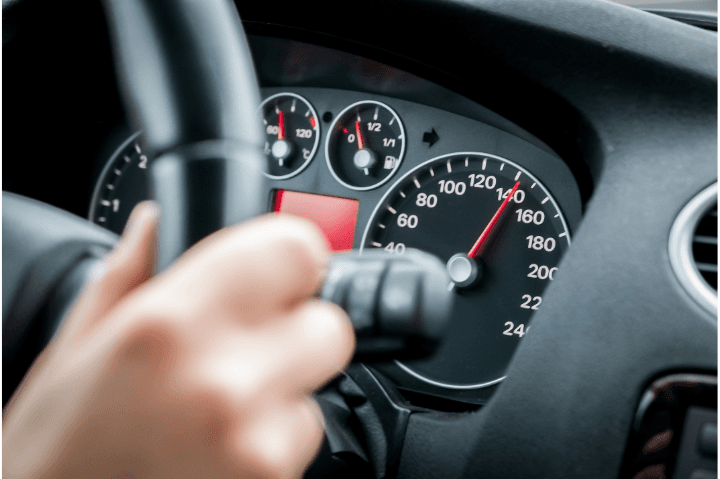 motor e velocidade do carro