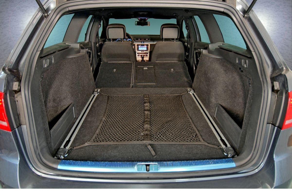 carros com porta malas grande