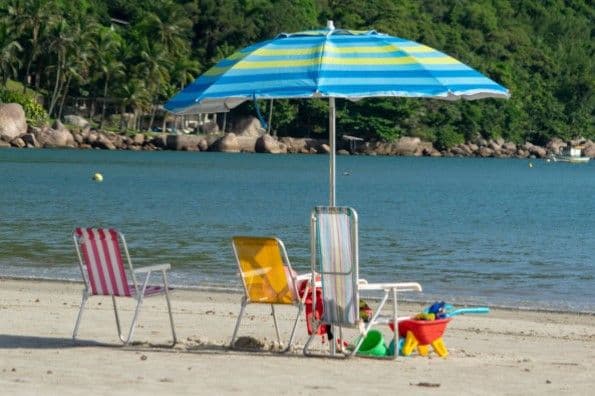 o que levar pra praia com as mulheres na praia