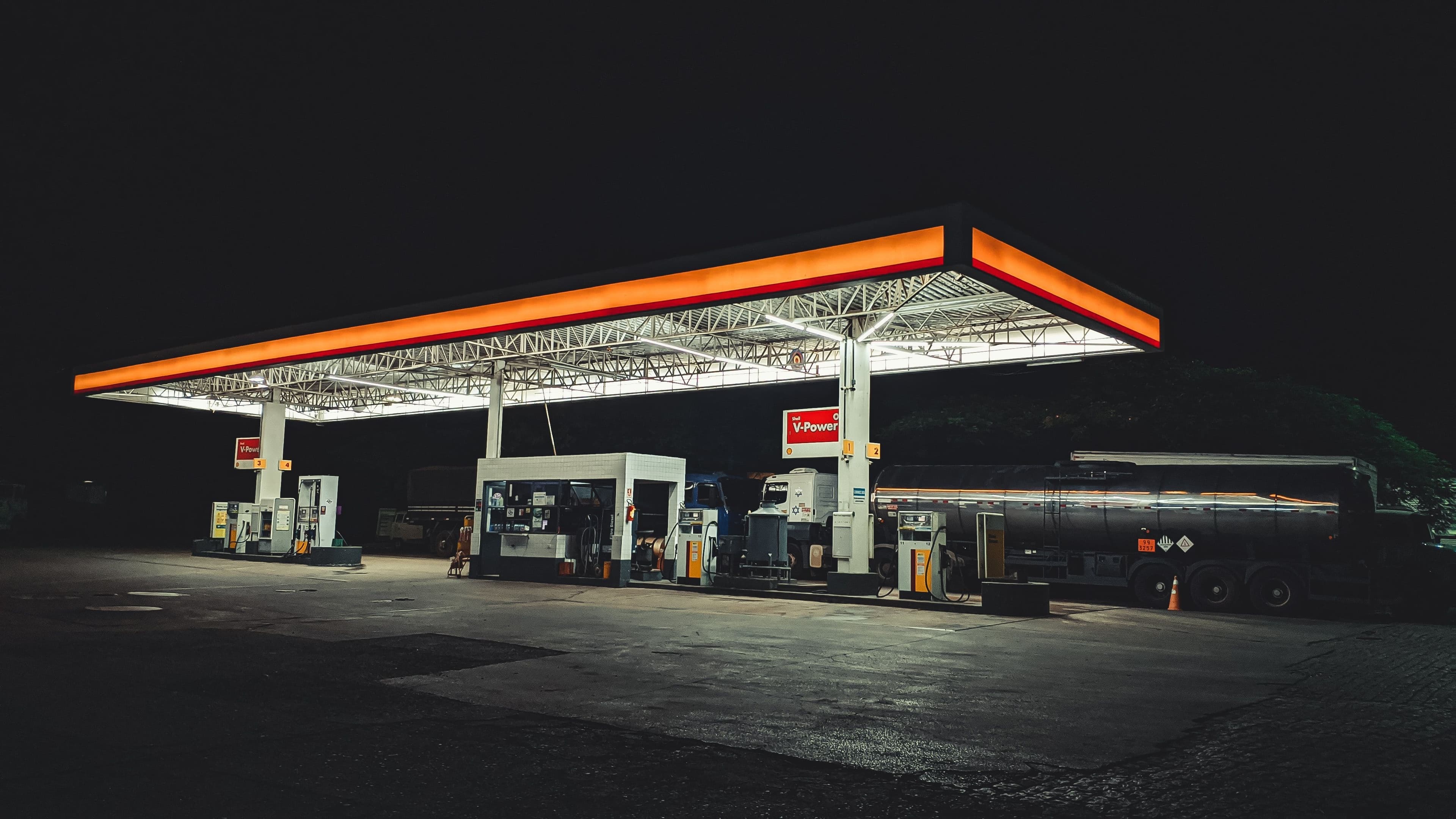 posto de gasolina alcool etanol qual compensa foco aluguel de carros