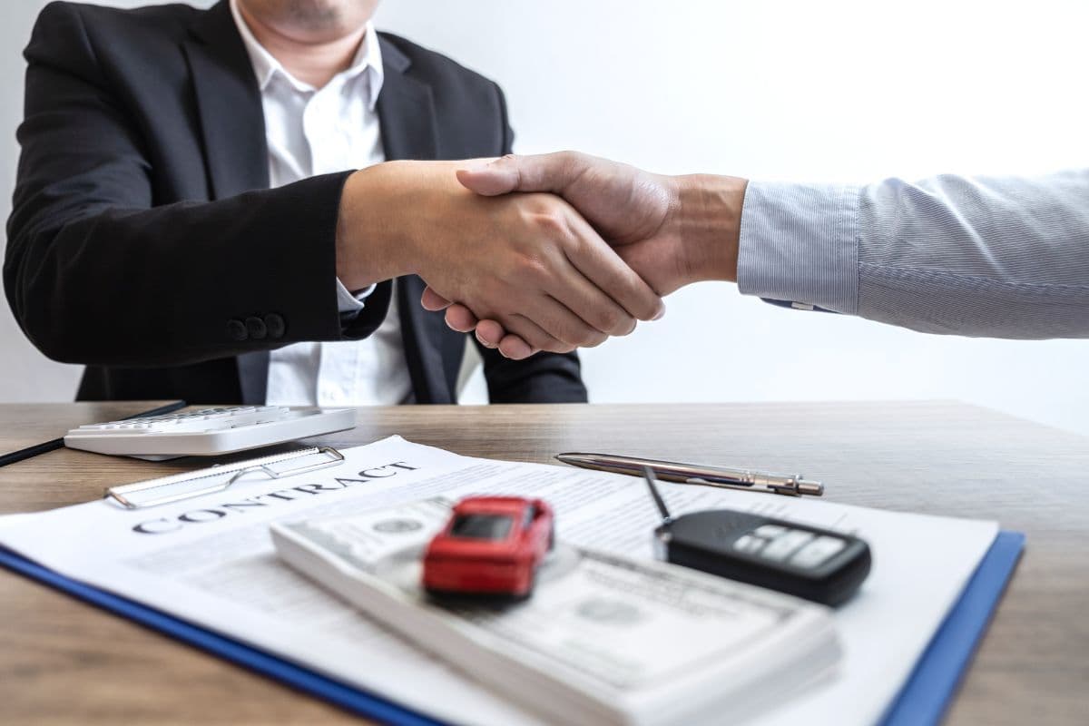 alugar carro sem cartão de crédito