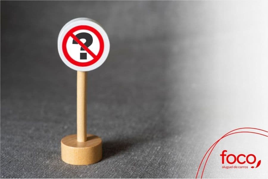 Placas de trânsito: significado das principais sinalizações