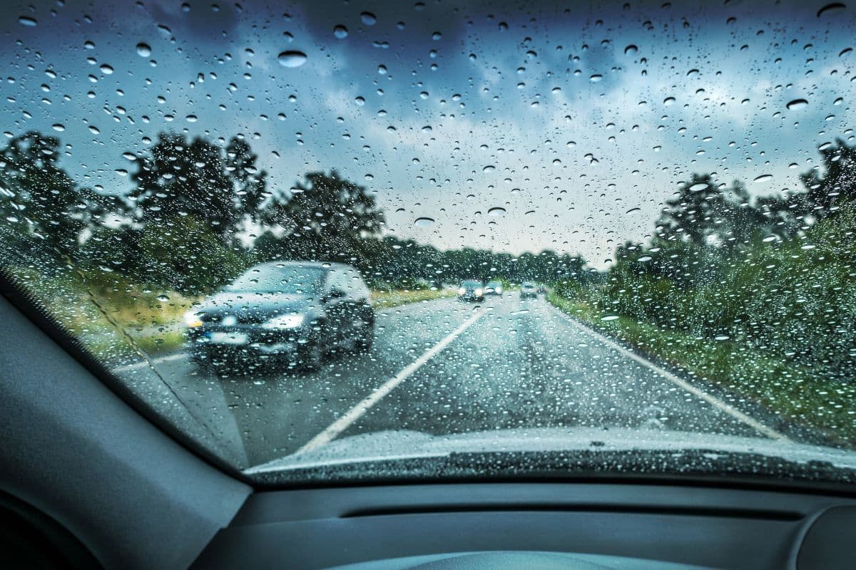 Cuidados na estrada em condições adversas