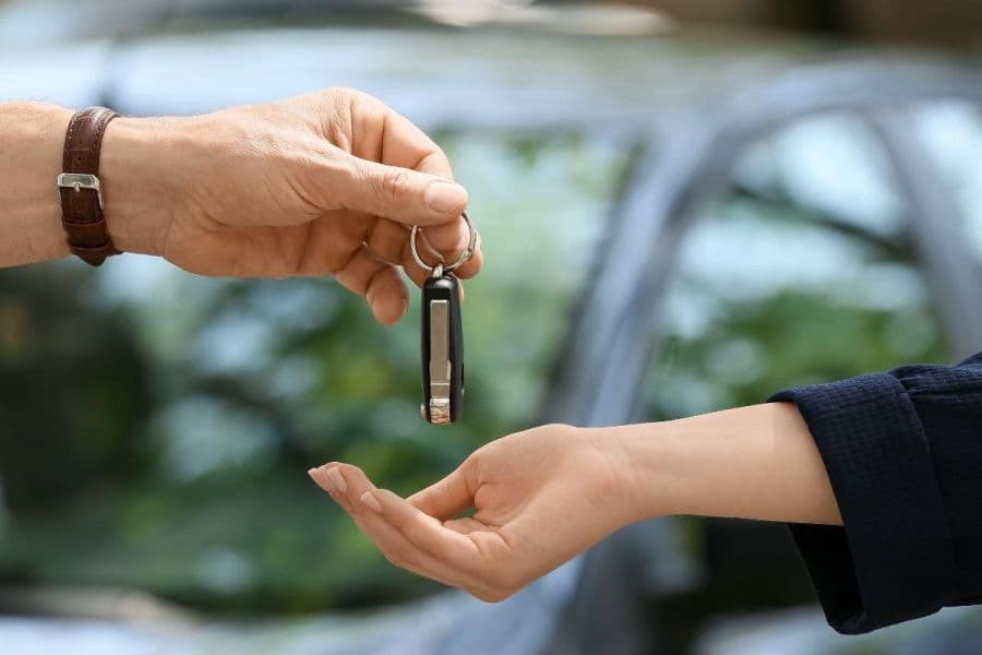 Como alugar um carro: guia para tirar todas as suas dúvidas