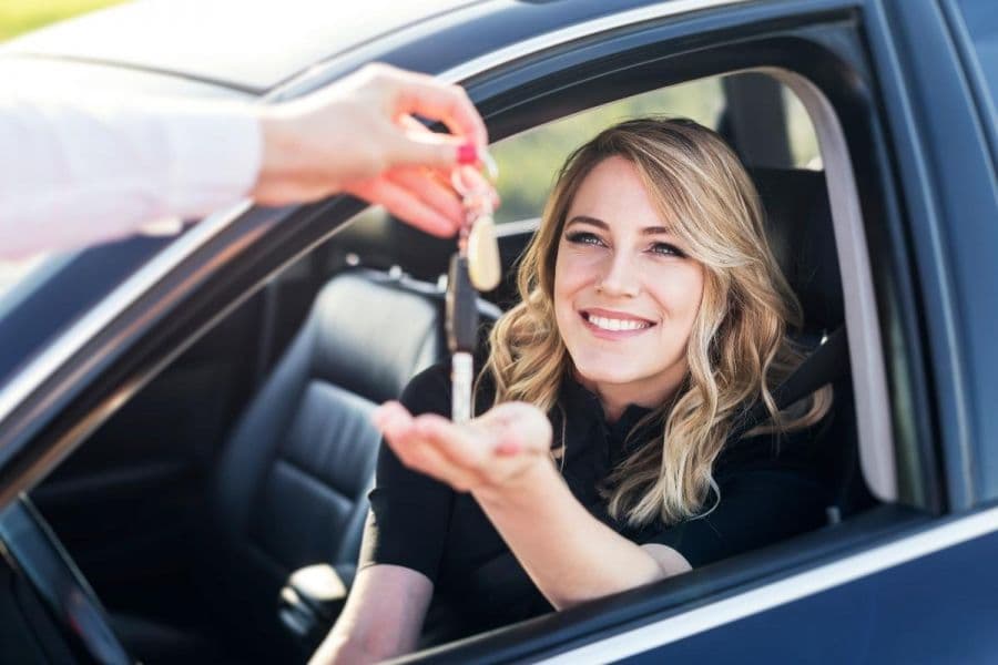 Alugar carro de particular vs. locadora de veículos