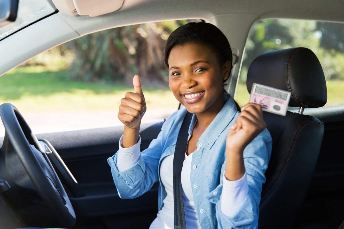 Para alugar um carro precisa ter nome limpo (1)