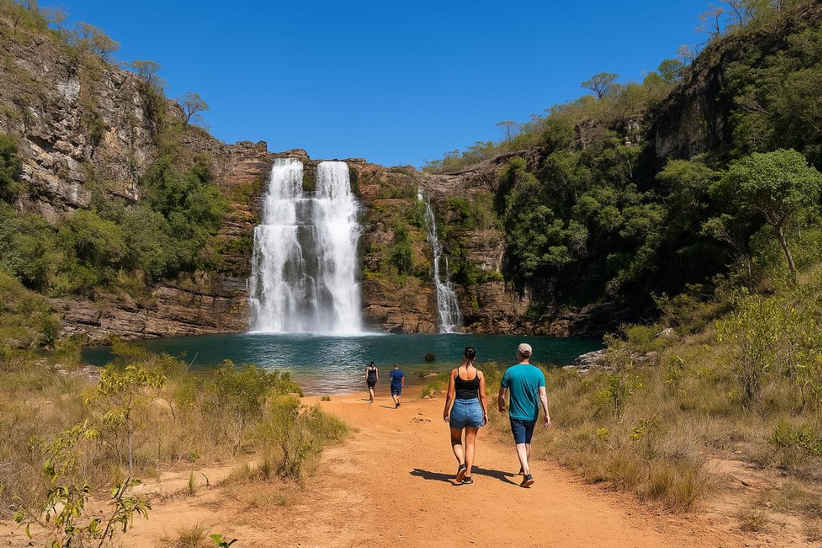 lugares para viajar em julho no brasil: cachoeira