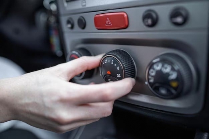 Ar-condicionado no máximo: como economizar gasolina?