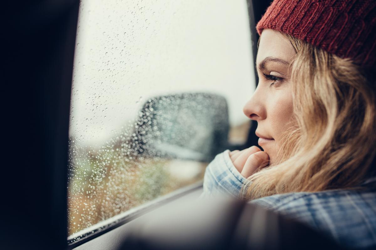 garota em lugares frios para viajar no Brasil